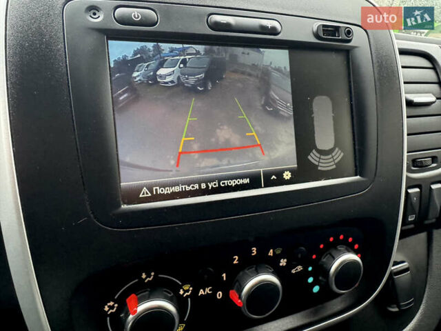 Серый Рено Трафик, объемом двигателя 2 л и пробегом 93 тыс. км за 25999 $, фото 50 на Automoto.ua