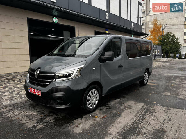 Сірий Рено Трафік, об'ємом двигуна 2 л та пробігом 227 тис. км за 26770 $, фото 2 на Automoto.ua