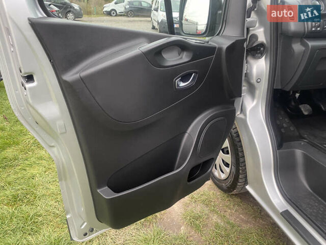 Серый Рено Трафик, объемом двигателя 2 л и пробегом 150 тыс. км за 22500 $, фото 24 на Automoto.ua