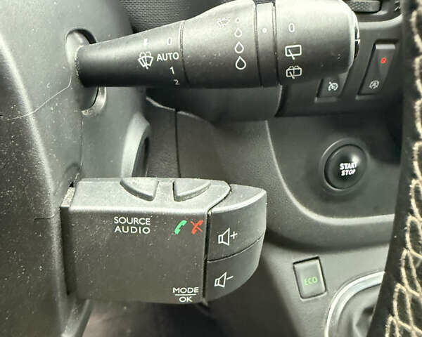 Сірий Рено Трафік, об'ємом двигуна 2 л та пробігом 219 тис. км за 21999 $, фото 28 на Automoto.ua