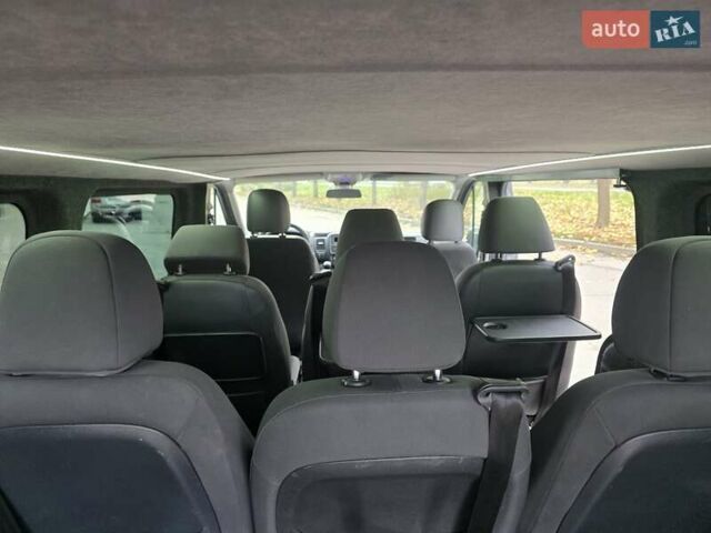 Серый Рено Трафик, объемом двигателя 2 л и пробегом 203 тыс. км за 23500 $, фото 33 на Automoto.ua