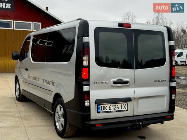 Серый Рено Трафик, объемом двигателя 2 л и пробегом 93 тыс. км за 25999 $, фото 9 на Automoto.ua