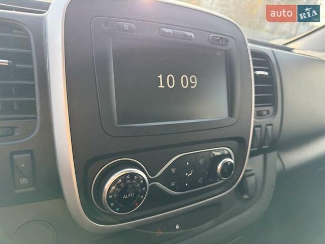 Серый Рено Трафик, объемом двигателя 2 л и пробегом 205 тыс. км за 25700 $, фото 23 на Automoto.ua