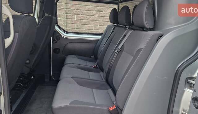 Серый Рено Трафик, объемом двигателя 2 л и пробегом 204 тыс. км за 24300 $, фото 17 на Automoto.ua