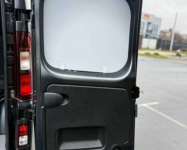 Серый Рено Трафик, объемом двигателя 2 л и пробегом 210 тыс. км за 24300 $, фото 19 на Automoto.ua