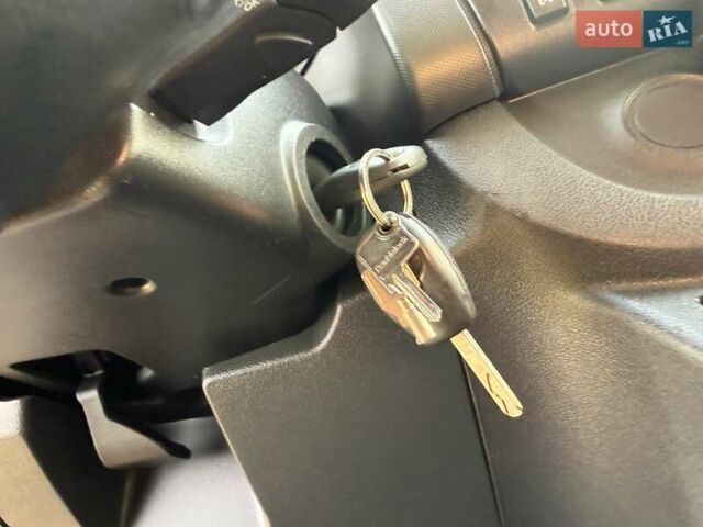 Серый Рено Трафик, объемом двигателя 2 л и пробегом 205 тыс. км за 25700 $, фото 26 на Automoto.ua