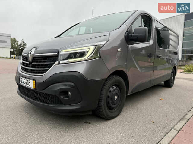 Сірий Рено Трафік, об'ємом двигуна 2 л та пробігом 219 тис. км за 21999 $, фото 1 на Automoto.ua