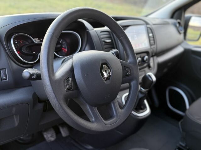 Серый Рено Трафик, объемом двигателя 2 л и пробегом 146 тыс. км за 28500 $, фото 20 на Automoto.ua