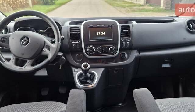 Серый Рено Трафик, объемом двигателя 2 л и пробегом 204 тыс. км за 24300 $, фото 11 на Automoto.ua