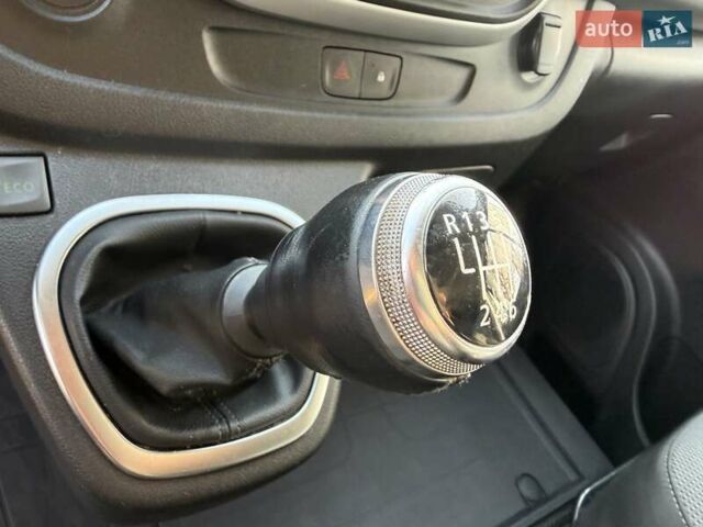 Серый Рено Трафик, объемом двигателя 2 л и пробегом 205 тыс. км за 25700 $, фото 24 на Automoto.ua