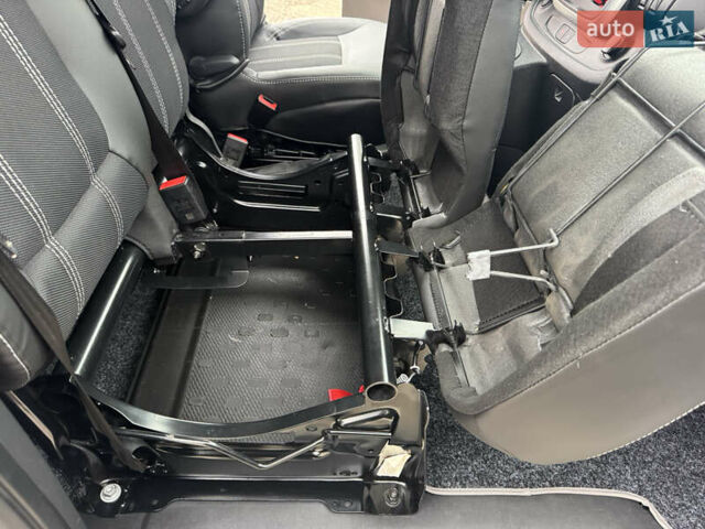 Серый Рено Трафик, объемом двигателя 2 л и пробегом 93 тыс. км за 25999 $, фото 34 на Automoto.ua