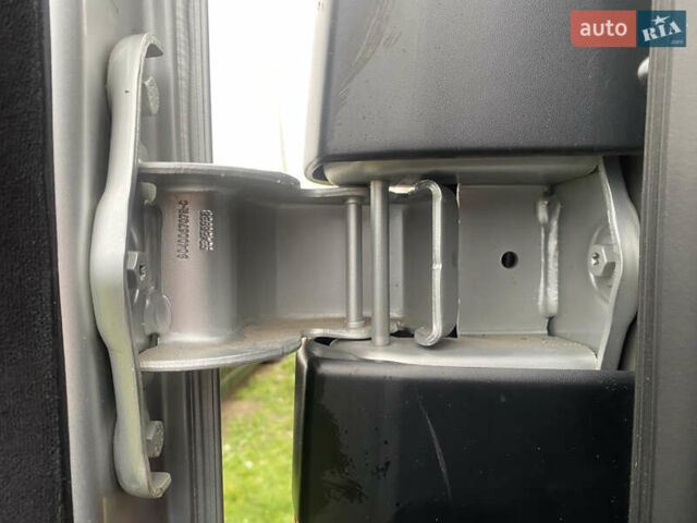 Серый Рено Трафик, объемом двигателя 2 л и пробегом 150 тыс. км за 22500 $, фото 21 на Automoto.ua