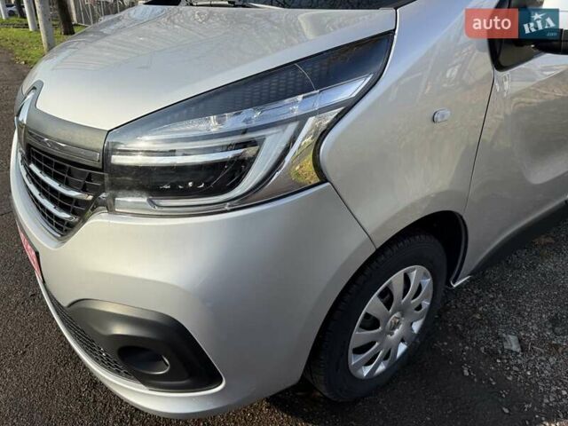 Серый Рено Трафик, объемом двигателя 2 л и пробегом 205 тыс. км за 25700 $, фото 64 на Automoto.ua