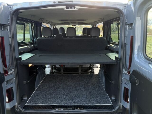 Серый Рено Трафик, объемом двигателя 2 л и пробегом 146 тыс. км за 28500 $, фото 18 на Automoto.ua