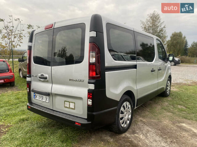 Серый Рено Трафик, объемом двигателя 2 л и пробегом 150 тыс. км за 22500 $, фото 6 на Automoto.ua