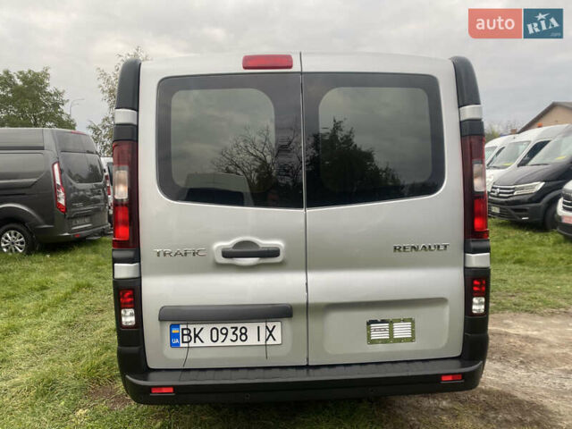 Серый Рено Трафик, объемом двигателя 2 л и пробегом 150 тыс. км за 22500 $, фото 4 на Automoto.ua
