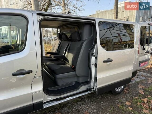 Серый Рено Трафик, объемом двигателя 2 л и пробегом 205 тыс. км за 25700 $, фото 46 на Automoto.ua