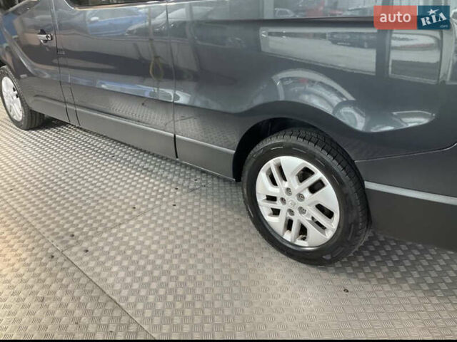 Сірий Рено Трафік, об'ємом двигуна 2 л та пробігом 174 тис. км за 29500 $, фото 29 на Automoto.ua