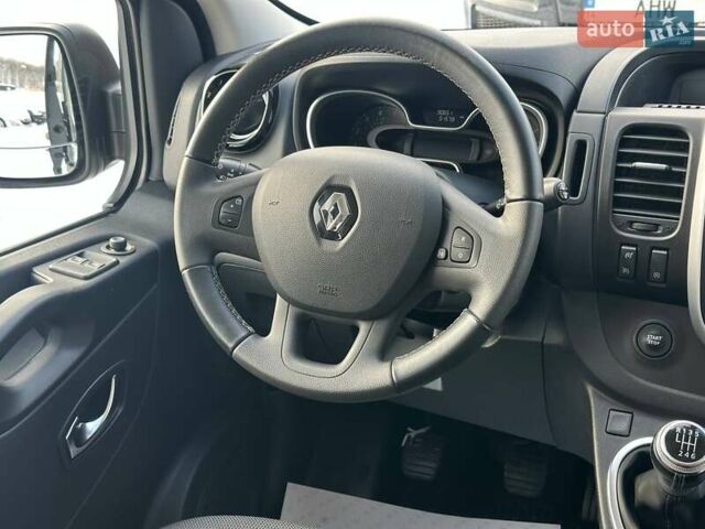 Сірий Рено Трафік, об'ємом двигуна 2 л та пробігом 90 тис. км за 29900 $, фото 26 на Automoto.ua