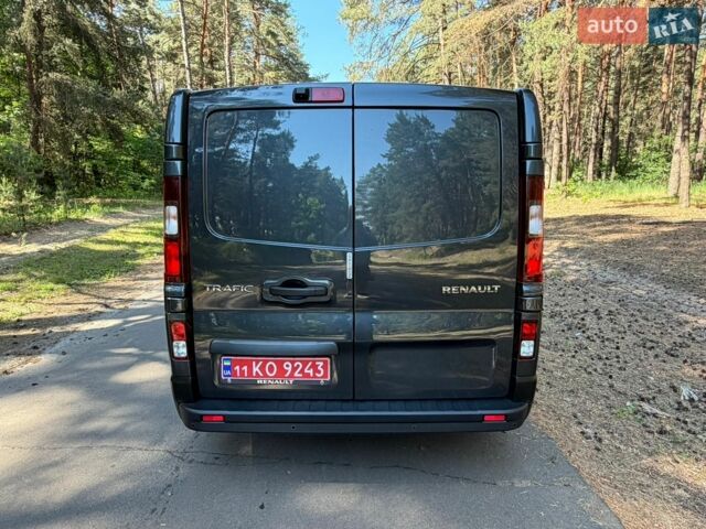 Серый Рено Трафик, объемом двигателя 2 л и пробегом 244 тыс. км за 23800 $, фото 9 на Automoto.ua