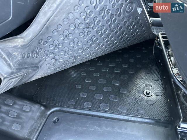 Серый Рено Трафик, объемом двигателя 2 л и пробегом 232 тыс. км за 23899 $, фото 31 на Automoto.ua