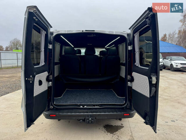 Серый Рено Трафик, объемом двигателя 2 л и пробегом 93 тыс. км за 25999 $, фото 26 на Automoto.ua