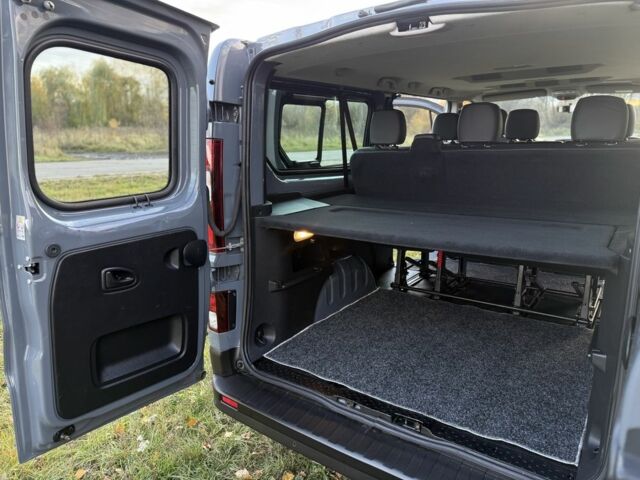 Серый Рено Трафик, объемом двигателя 2 л и пробегом 146 тыс. км за 28500 $, фото 12 на Automoto.ua