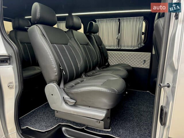 Серый Рено Трафик, объемом двигателя 2 л и пробегом 93 тыс. км за 25999 $, фото 55 на Automoto.ua