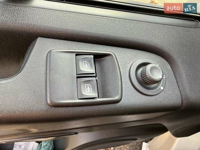 Серый Рено Трафик, объемом двигателя 2 л и пробегом 205 тыс. км за 25700 $, фото 19 на Automoto.ua