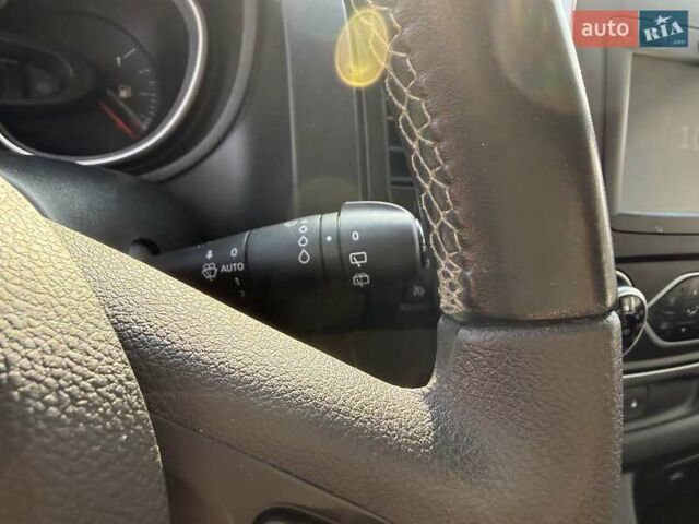 Серый Рено Трафик, объемом двигателя 2 л и пробегом 205 тыс. км за 25700 $, фото 25 на Automoto.ua