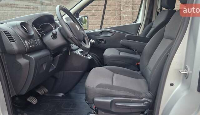 Серый Рено Трафик, объемом двигателя 2 л и пробегом 204 тыс. км за 24300 $, фото 16 на Automoto.ua