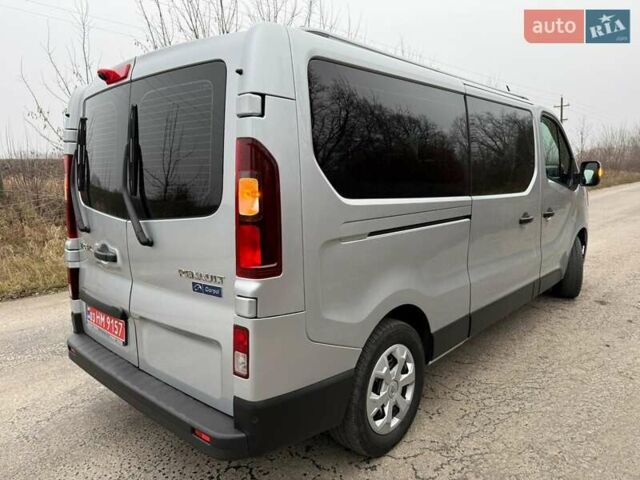 Сірий Рено Трафік, об'ємом двигуна 2 л та пробігом 150 тис. км за 28800 $, фото 6 на Automoto.ua