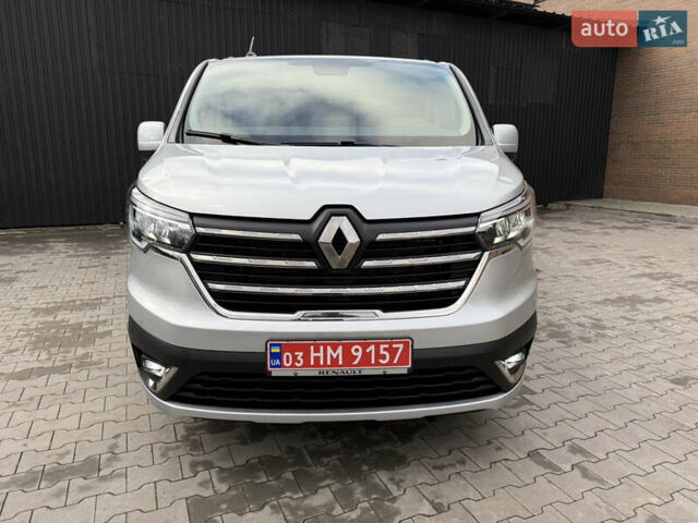 Серый Рено Трафик, объемом двигателя 2 л и пробегом 150 тыс. км за 29900 $, фото 2 на Automoto.ua