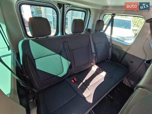Сірий Рено Трафік, об'ємом двигуна 2 л та пробігом 192 тис. км за 30940 $, фото 11 на Automoto.ua