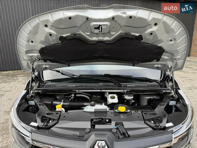 Серый Рено Трафик, объемом двигателя 2 л и пробегом 150 тыс. км за 29900 $, фото 51 на Automoto.ua