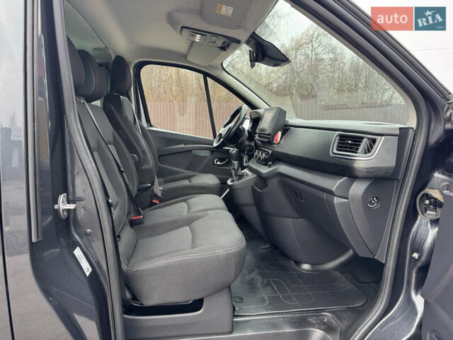 Серый Рено Трафик, объемом двигателя 2 л и пробегом 107 тыс. км за 35999 $, фото 17 на Automoto.ua