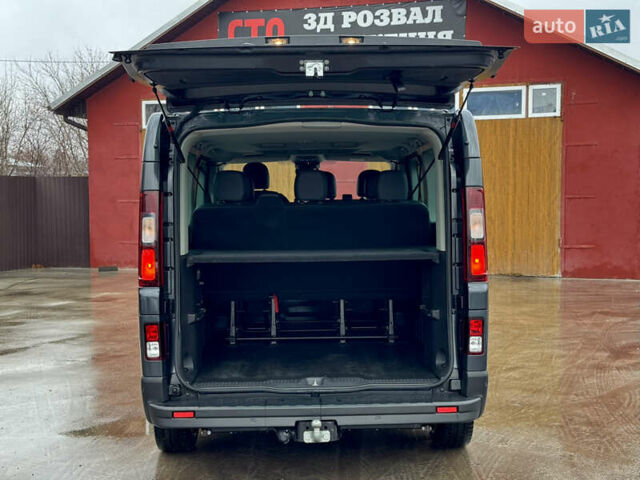 Серый Рено Трафик, объемом двигателя 2 л и пробегом 107 тыс. км за 35999 $, фото 9 на Automoto.ua