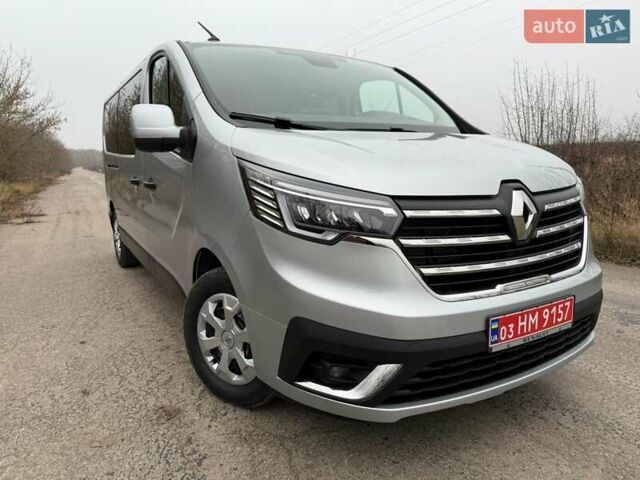 Сірий Рено Трафік, об'ємом двигуна 2 л та пробігом 150 тис. км за 28800 $, фото 3 на Automoto.ua