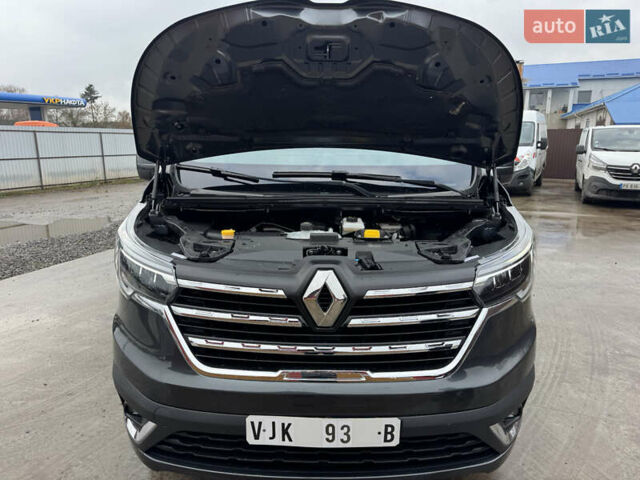 Серый Рено Трафик, объемом двигателя 2 л и пробегом 107 тыс. км за 35999 $, фото 23 на Automoto.ua