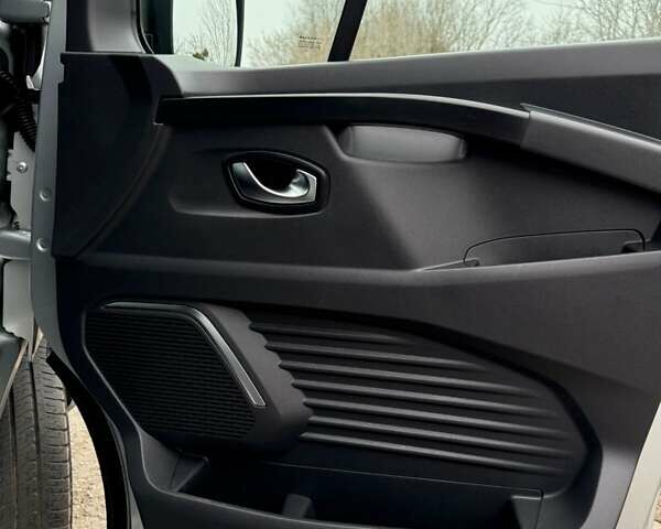 Сірий Рено Трафік, об'ємом двигуна 2 л та пробігом 150 тис. км за 28800 $, фото 28 на Automoto.ua