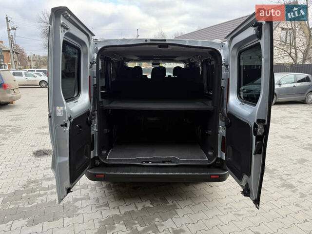 Серый Рено Трафик, объемом двигателя 2 л и пробегом 150 тыс. км за 29900 $, фото 42 на Automoto.ua