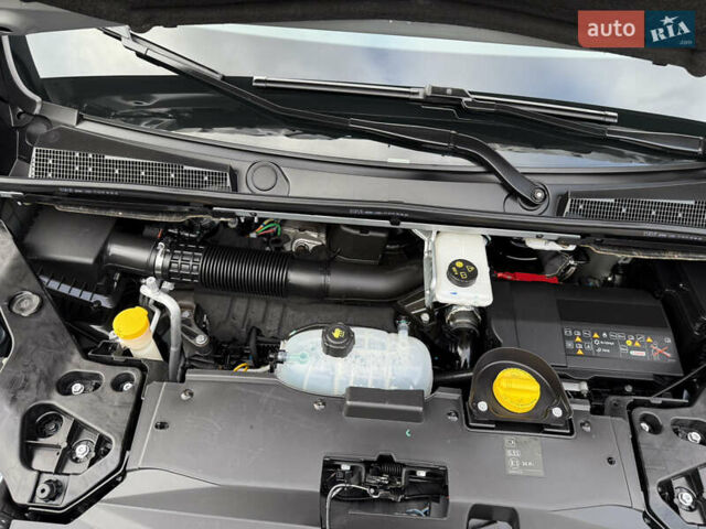 Серый Рено Трафик, объемом двигателя 2 л и пробегом 150 тыс. км за 29900 $, фото 54 на Automoto.ua