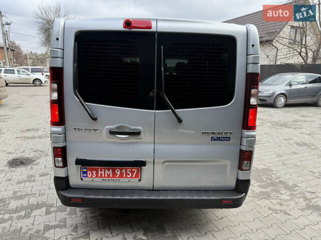 Серый Рено Трафик, объемом двигателя 2 л и пробегом 150 тыс. км за 29900 $, фото 7 на Automoto.ua