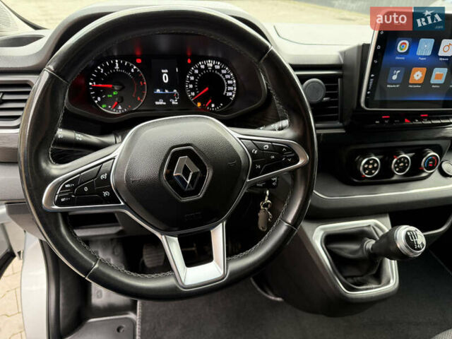 Серый Рено Трафик, объемом двигателя 2 л и пробегом 150 тыс. км за 29900 $, фото 23 на Automoto.ua