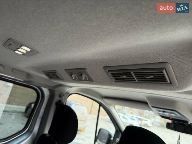 Серый Рено Трафик, объемом двигателя 2 л и пробегом 150 тыс. км за 29900 $, фото 41 на Automoto.ua