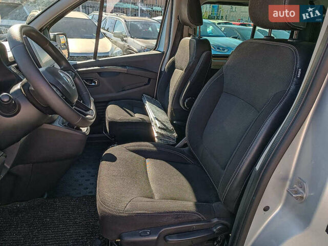 Сірий Рено Трафік, об'ємом двигуна 2 л та пробігом 192 тис. км за 30940 $, фото 22 на Automoto.ua