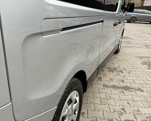 Серый Рено Трафик, объемом двигателя 2 л и пробегом 150 тыс. км за 29900 $, фото 12 на Automoto.ua