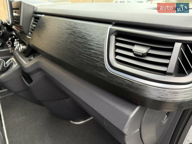 Серый Рено Трафик, объемом двигателя 2 л и пробегом 150 тыс. км за 29900 $, фото 31 на Automoto.ua