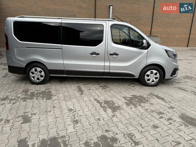 Серый Рено Трафик, объемом двигателя 2 л и пробегом 150 тыс. км за 29900 $, фото 5 на Automoto.ua