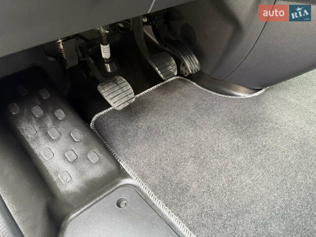 Серый Рено Трафик, объемом двигателя 2 л и пробегом 150 тыс. км за 29900 $, фото 25 на Automoto.ua